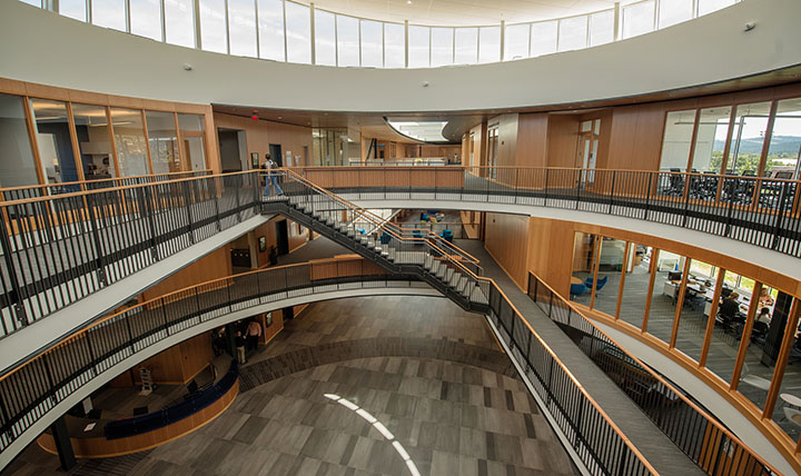 hemmingson-center-concourse