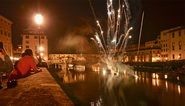Fireworks over water while studying study abroad. 
