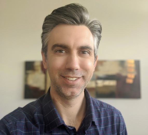 Eric Agnew Headshot 