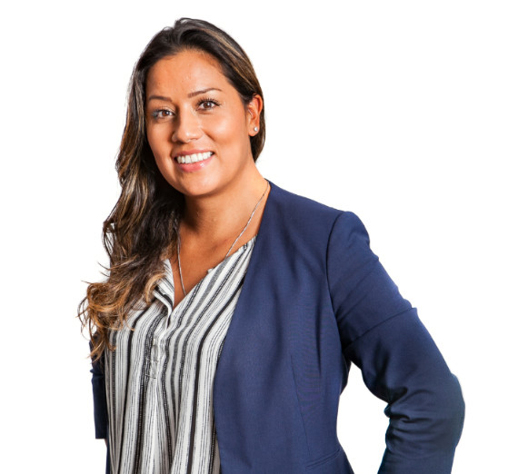 Marcela Warter Headshot 