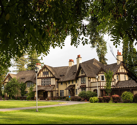 Bozarth Mansion exterior.