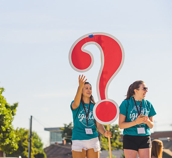 Class of 2021 students move into dorms and participate in orientation weekend.
