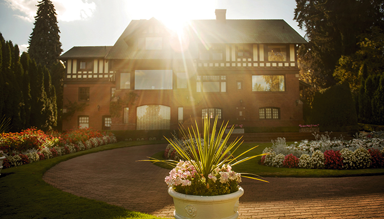 Large Tudor home on Spokane's South Hill - Woldson family