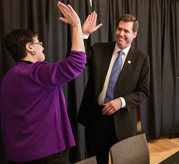 UW and Gonzaga presidents celebrate partnership.